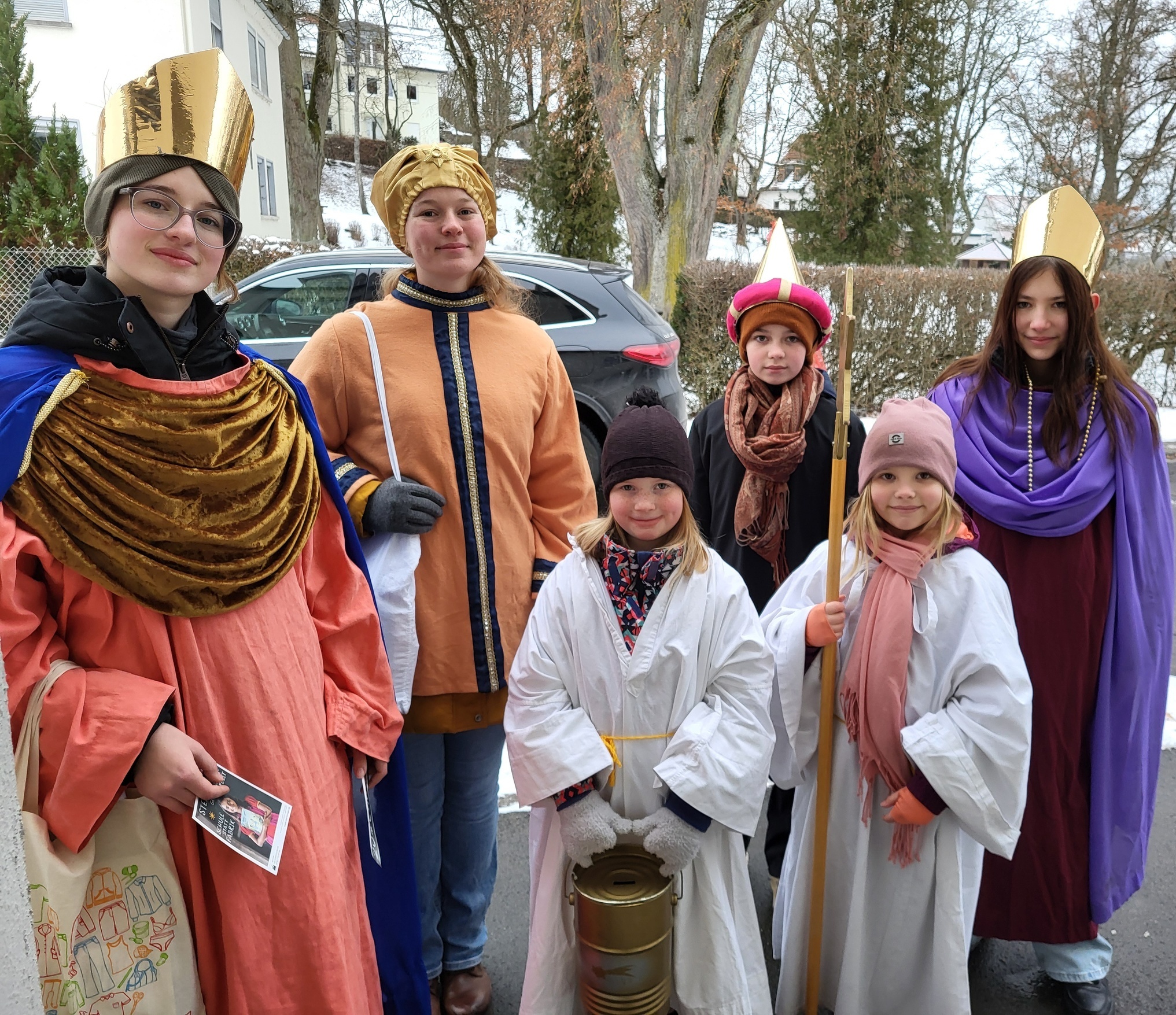 Fünf Sternsingergruppen der katholischen Kirchengemeinde Münnerstadt zogen am Dreikönigstag von Haus zu Haus.